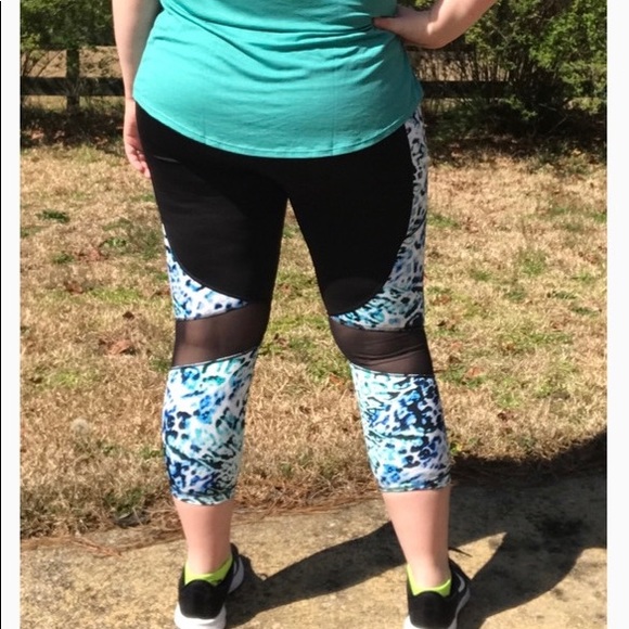 Lularoe cropped workout leggings - Picture 8 of 8